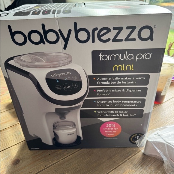 Baby Brezza Formula Pro Mini - Picture 1 of 3